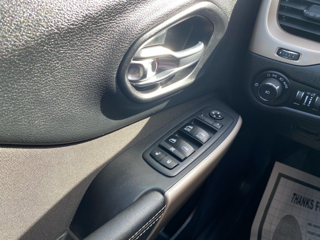 2017 Jeep Cherokee Image 10