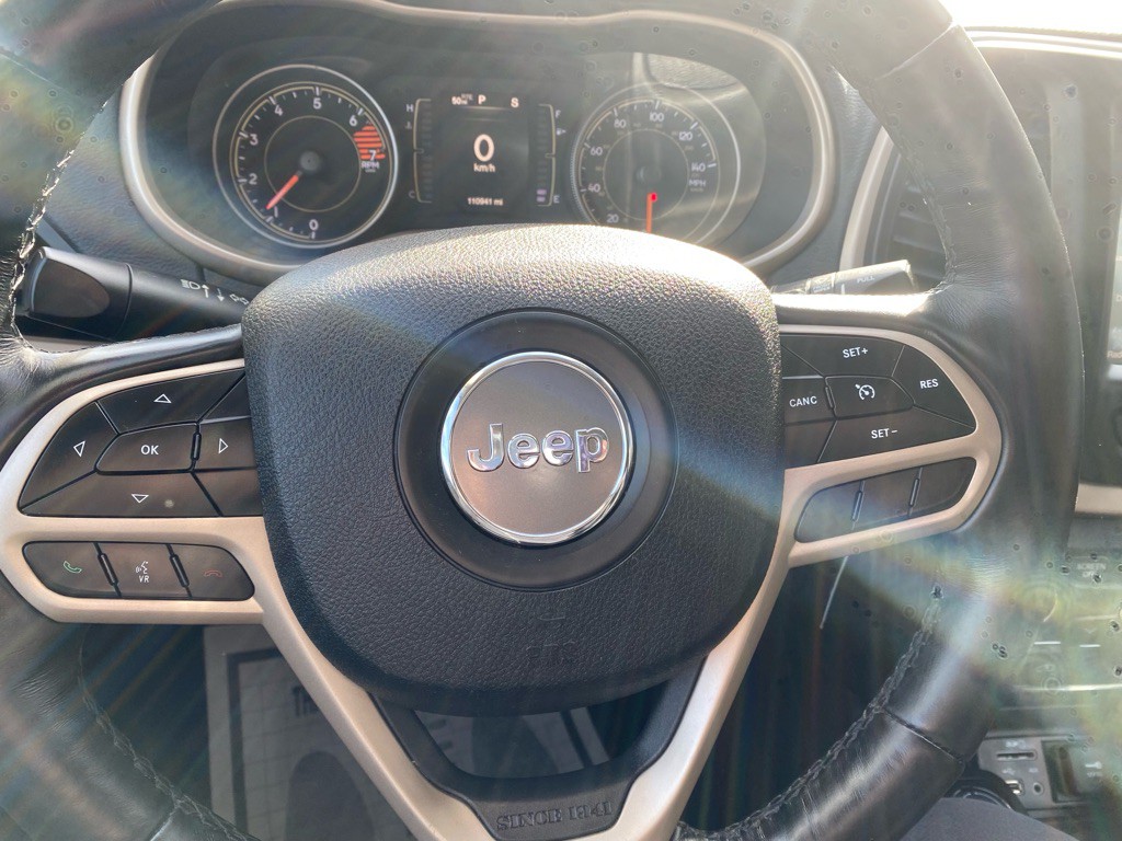 2017 Jeep Cherokee Image 11