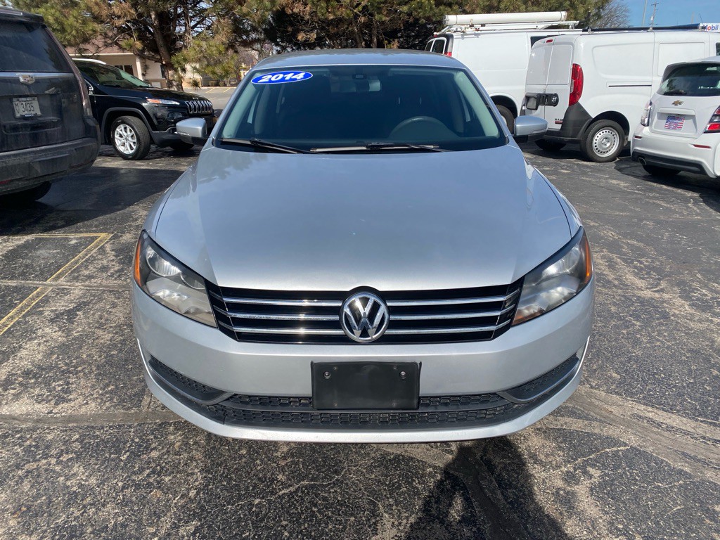 2014 Volkswagen Passat Image 2