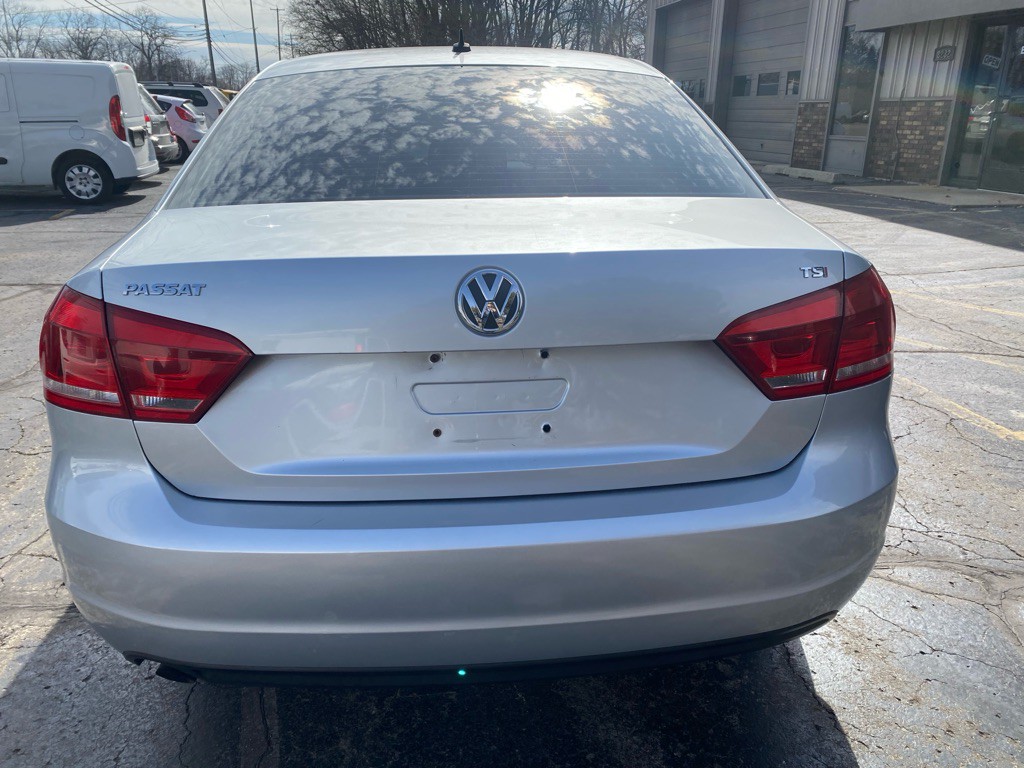 2014 Volkswagen Passat Image 4