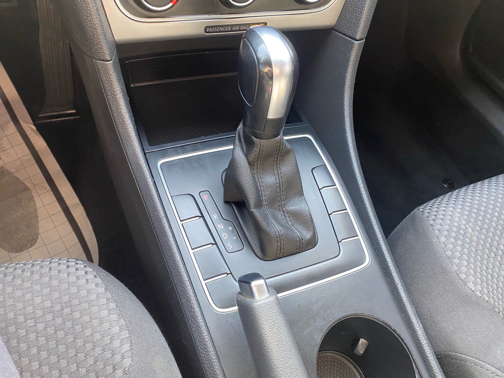 2014 Volkswagen Passat Image 8