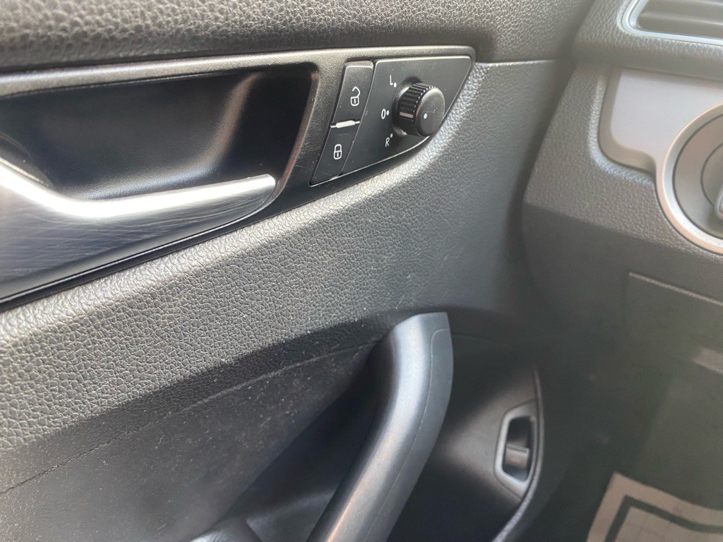 2014 Volkswagen Passat Image 10