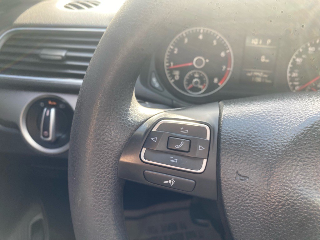 2014 Volkswagen Passat Image 11