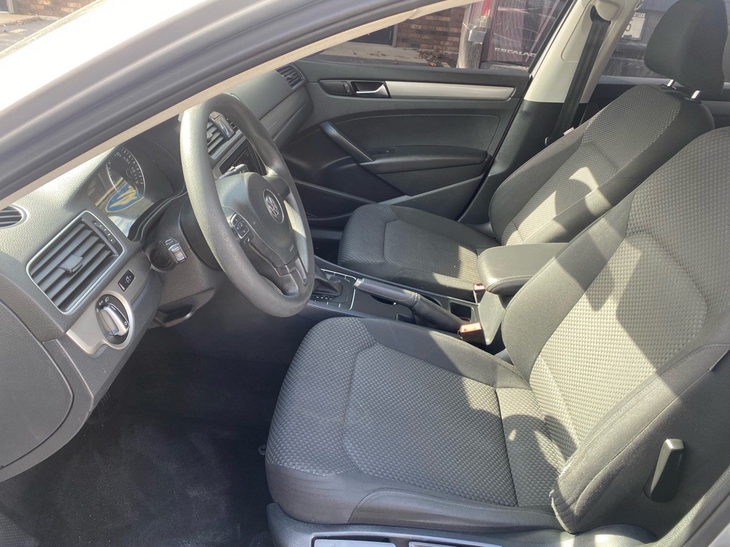 2014 Volkswagen Passat Image 12