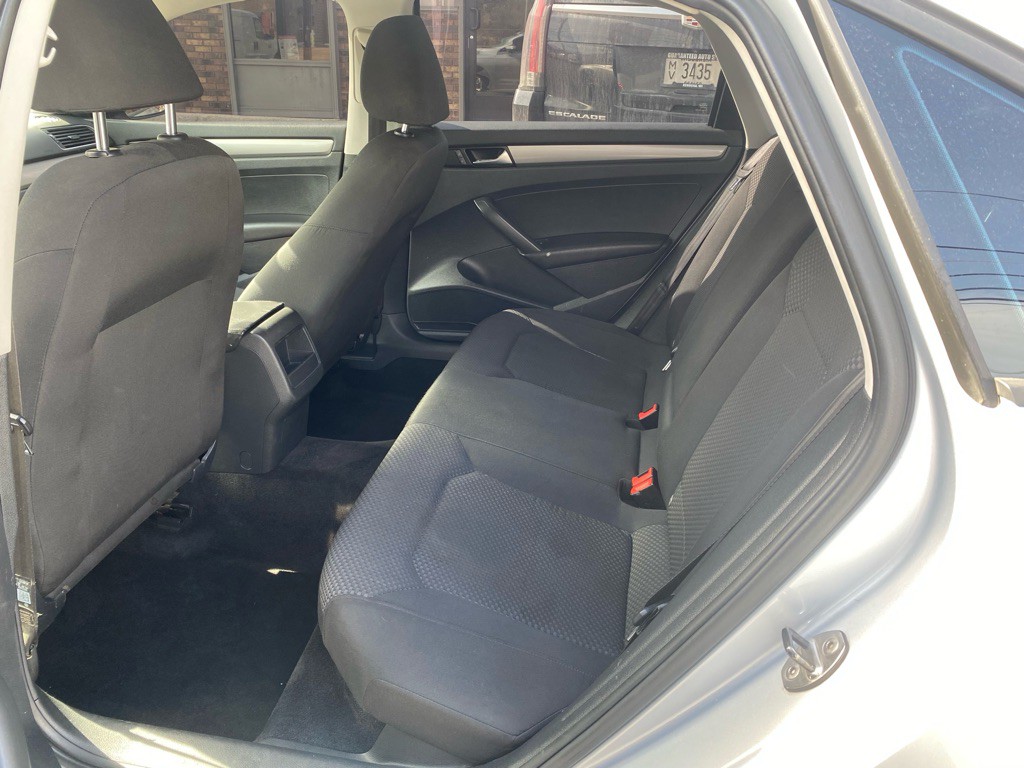 2014 Volkswagen Passat Image 13