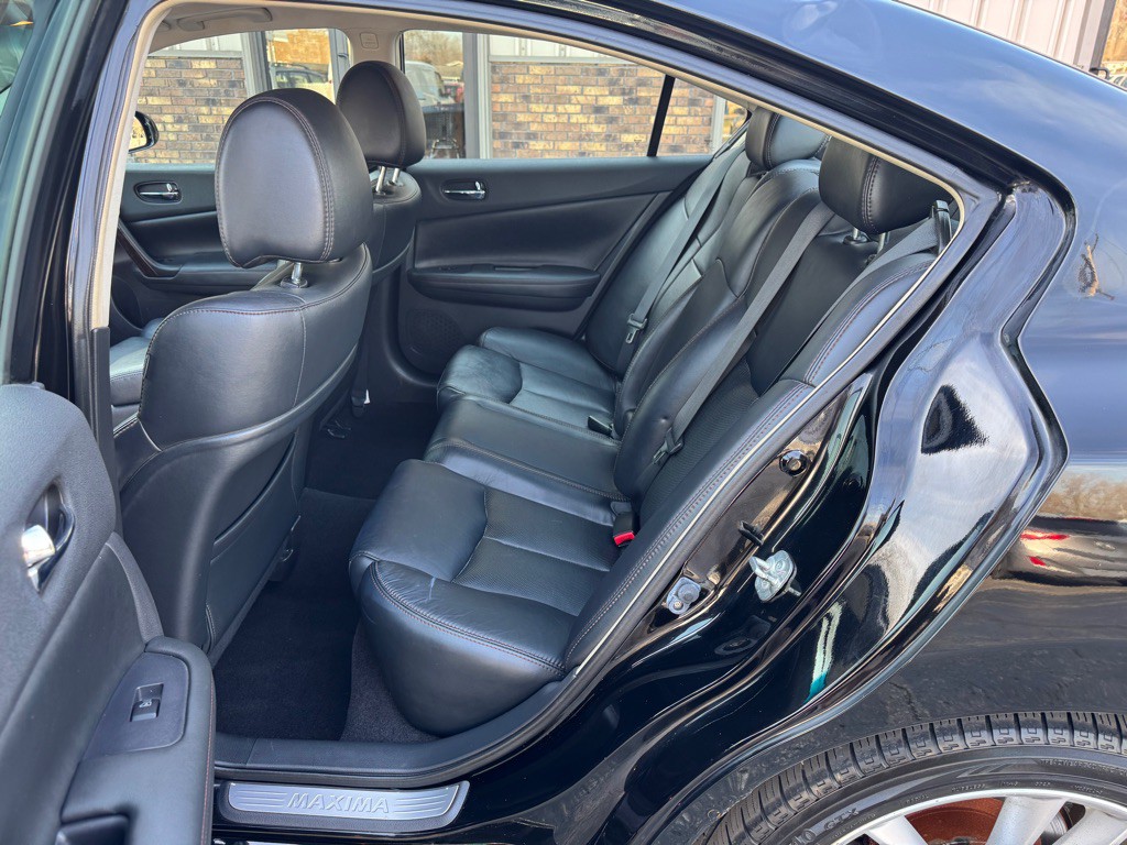 2011 Nissan Maxima Image 12