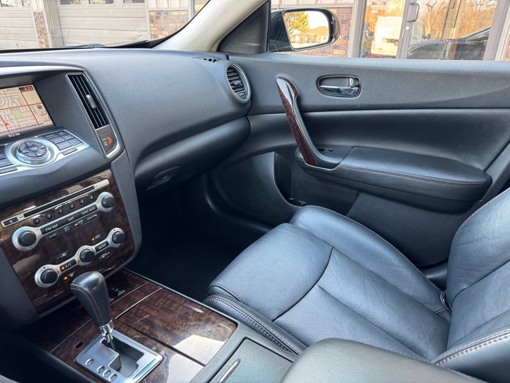 2011 Nissan Maxima Image 18