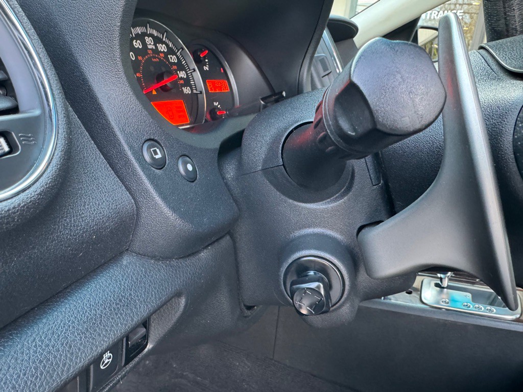 2011 Nissan Maxima Image 25