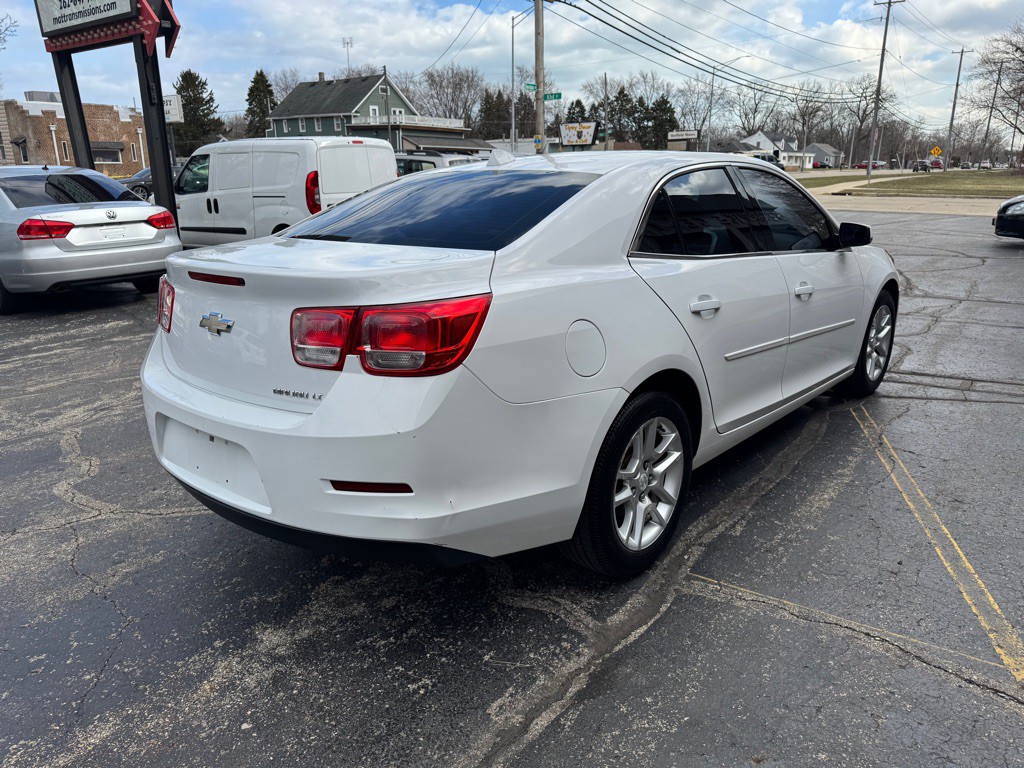 2013 Chevrolet Malibu Image 3