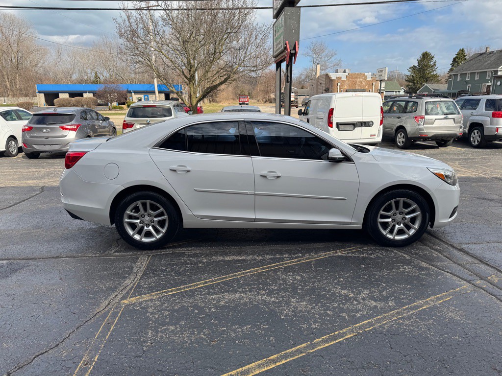 2013 Chevrolet Malibu Image 8