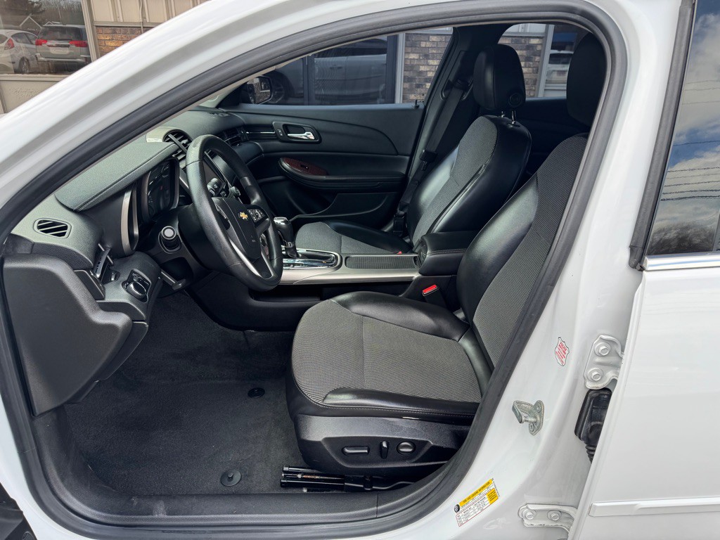 2013 Chevrolet Malibu Image 10