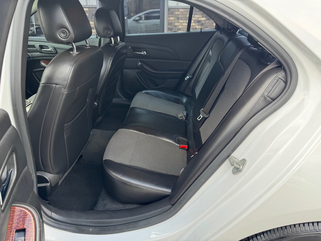 2013 Chevrolet Malibu Image 11