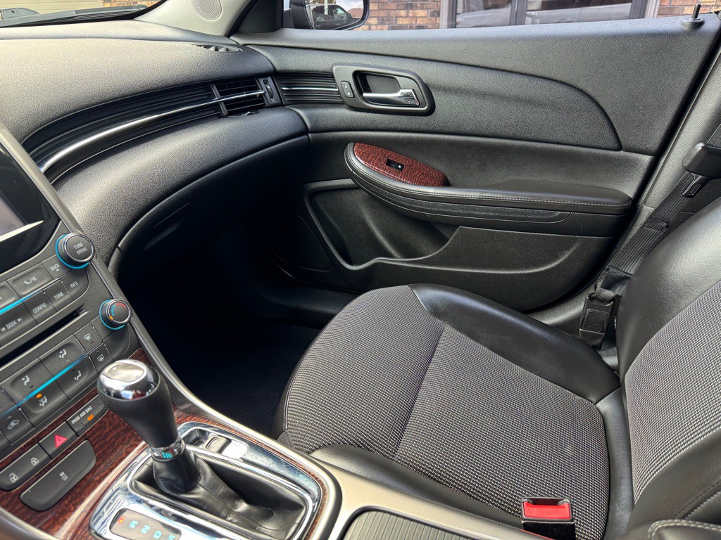 2013 Chevrolet Malibu Image 16