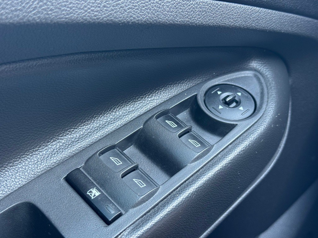 2015 Ford Escape Image 18