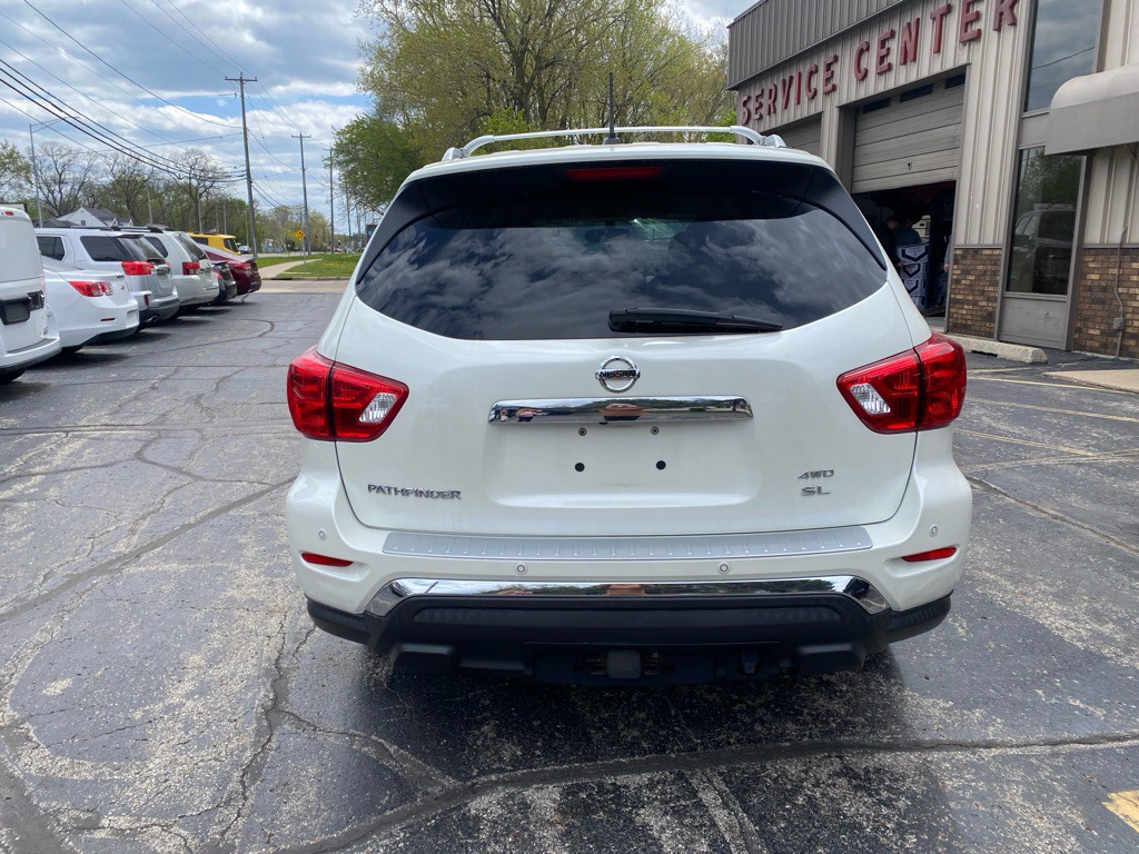 2018 Nissan Pathfinder Image 3