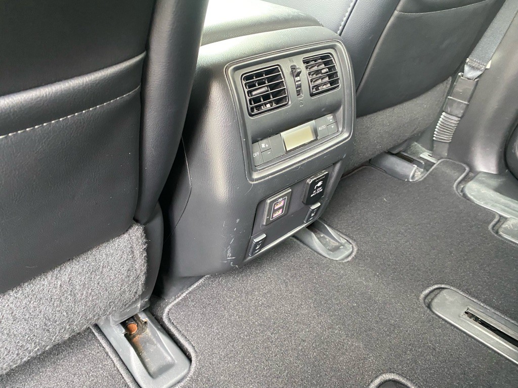 2018 Nissan Pathfinder Image 16
