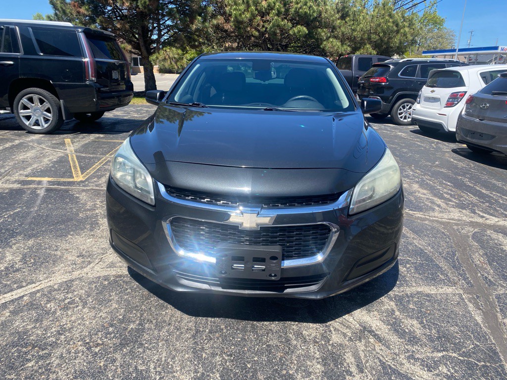 2015 Chevrolet Malibu Image 2