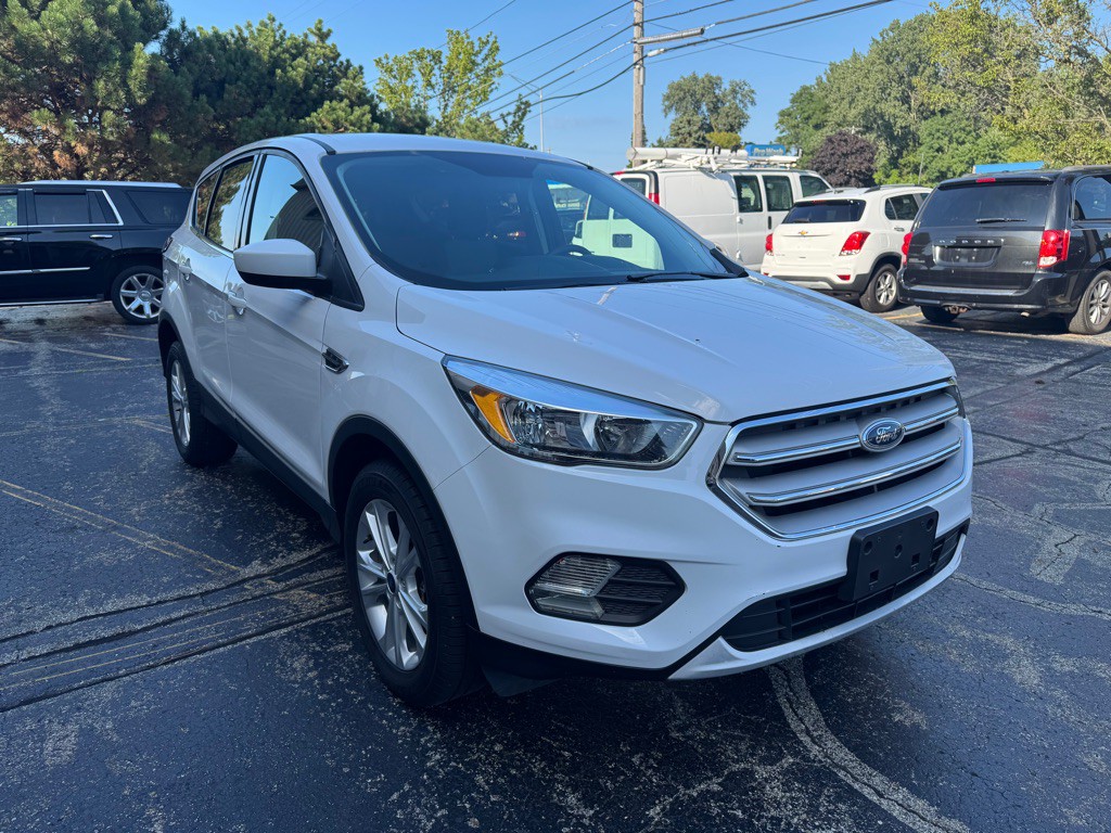 2019 Ford Escape Image 2