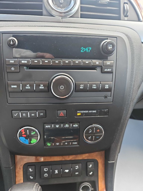 2010 Buick Enclave Image 16