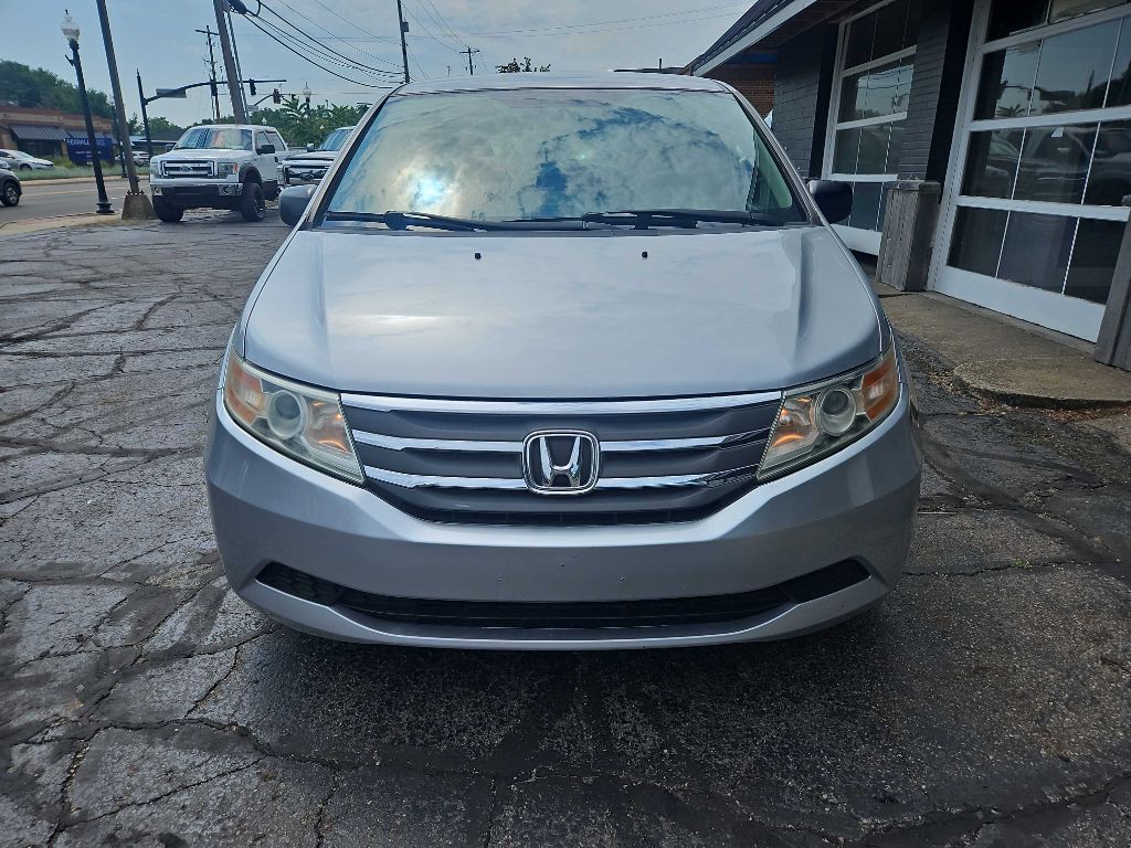 2012 Honda Odyssey Image 2