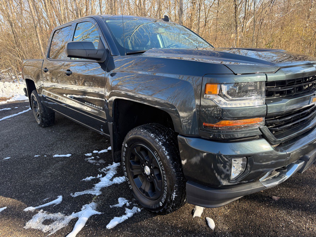 2018 Chevrolet Silverado 1500 Image 2