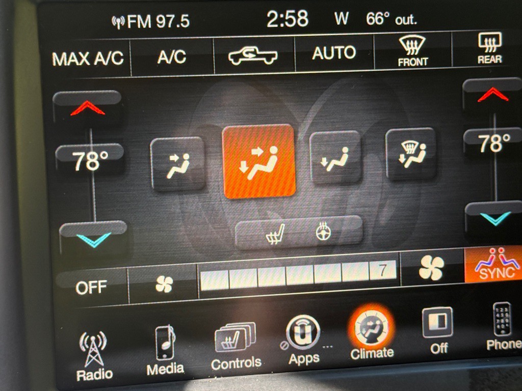 2016 RAM 1500 Image 21