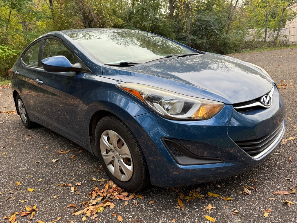 2016 Hyundai Elantra Image 1