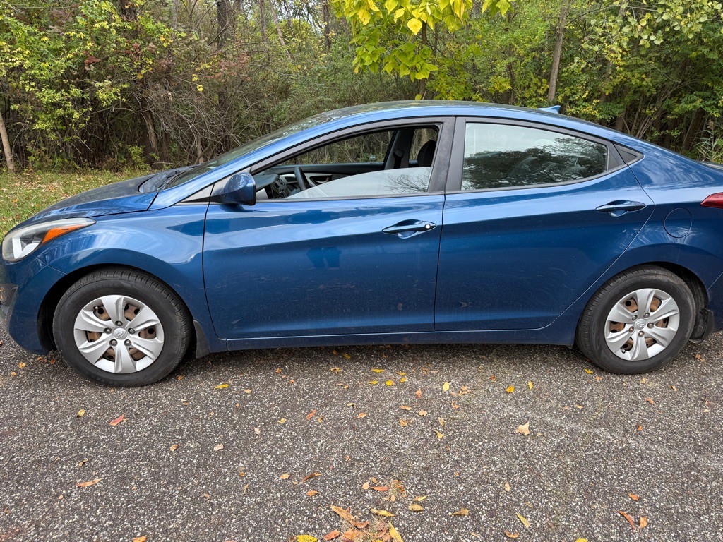 2016 Hyundai Elantra Image 4