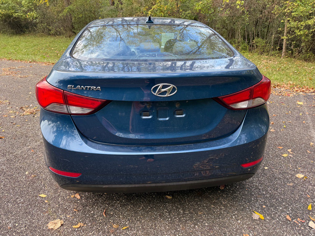 2016 Hyundai Elantra Image 6