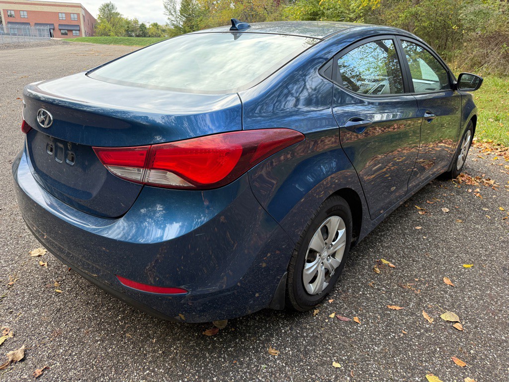 2016 Hyundai Elantra Image 7