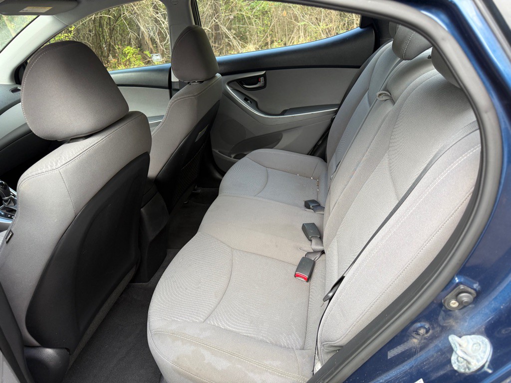 2016 Hyundai Elantra Image 10