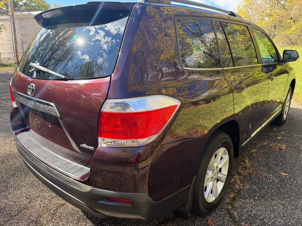 2012 Toyota Highlander Image 8