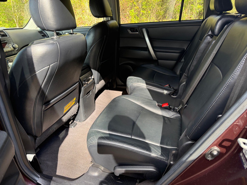 2012 Toyota Highlander Image 11