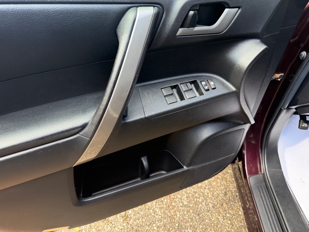 2012 Toyota Highlander Image 15