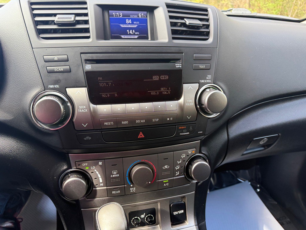 2012 Toyota Highlander Image 16