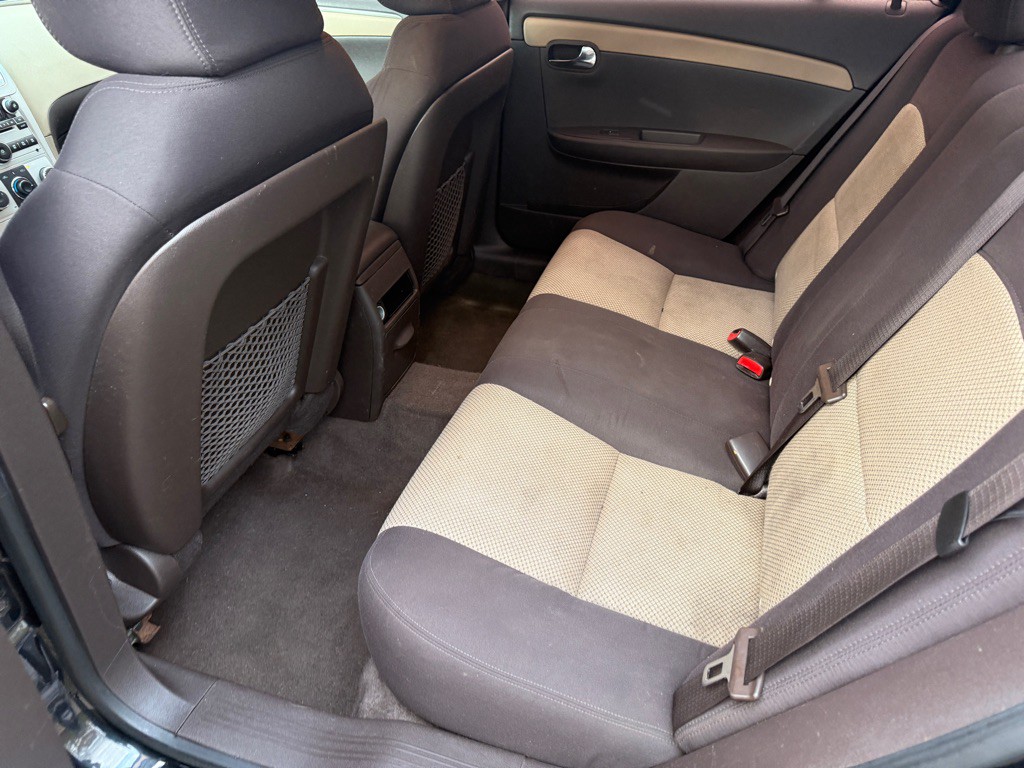 2012 Chevrolet Malibu Image 11