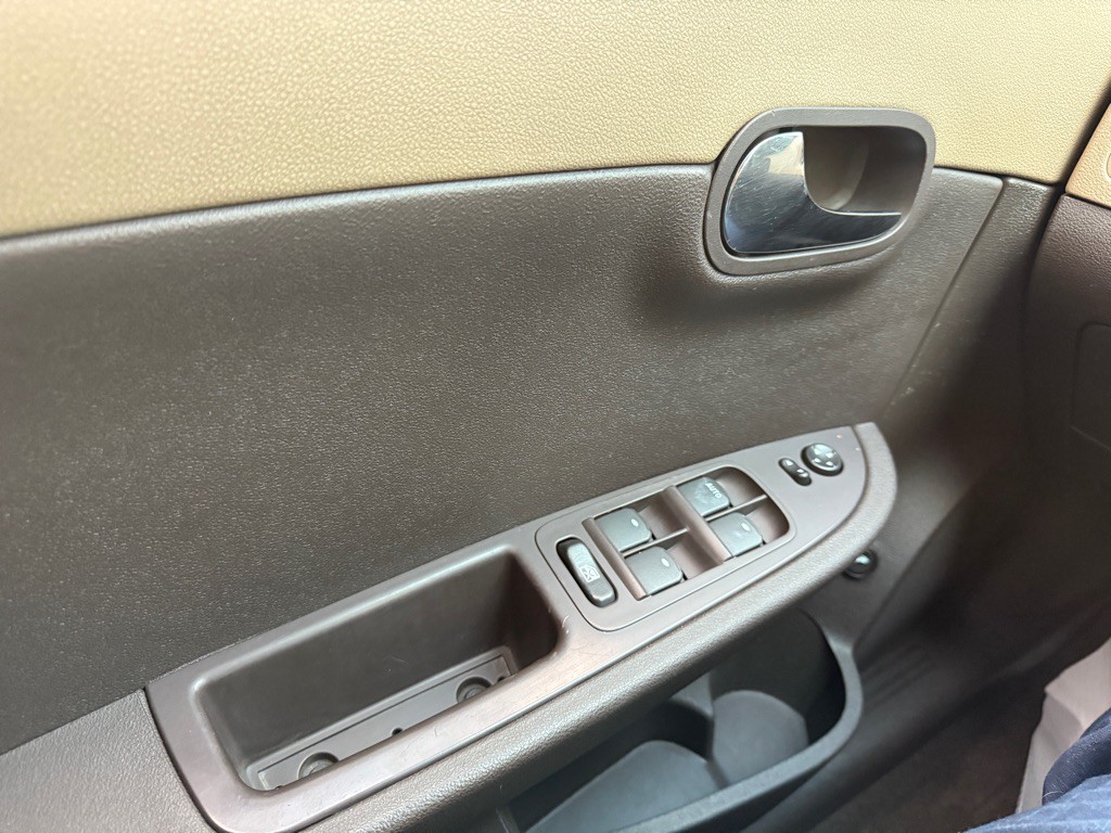 2012 Chevrolet Malibu Image 12