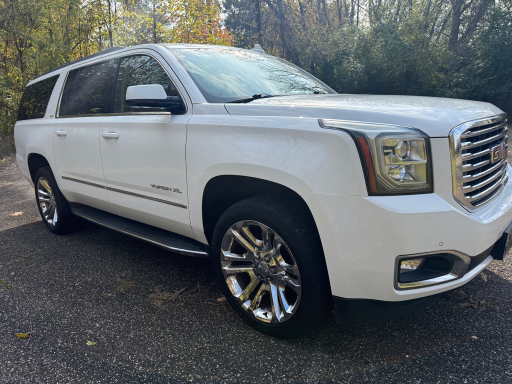 2018 GMC Yukon Image 2