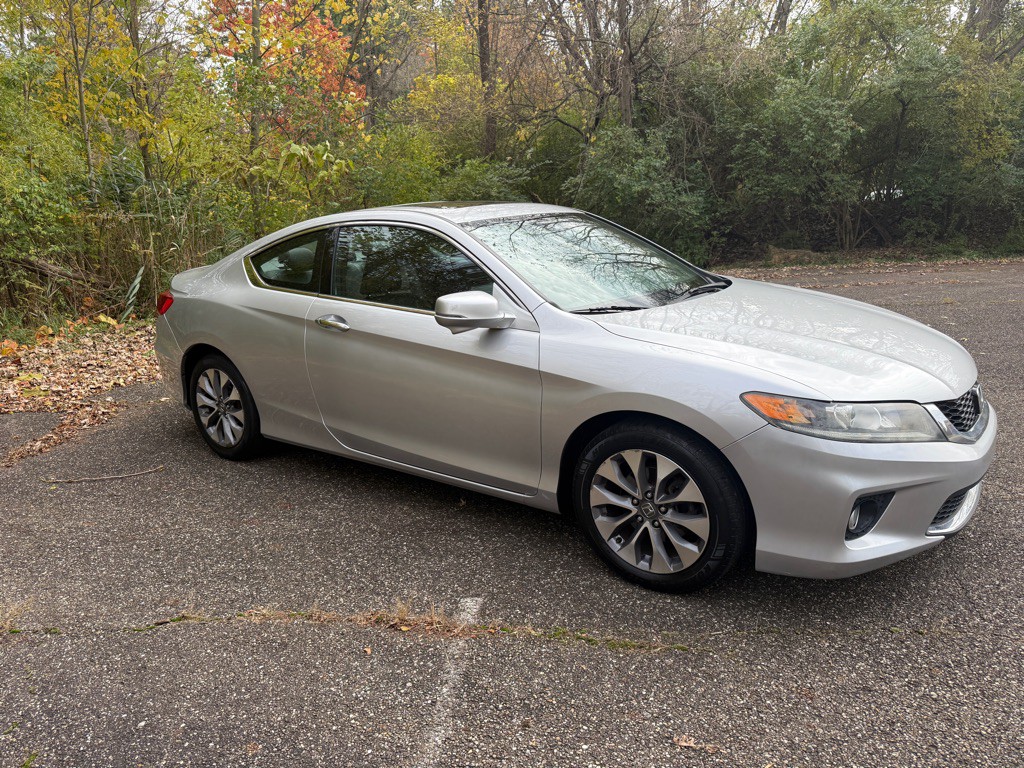 2015 Honda Accord Image 1