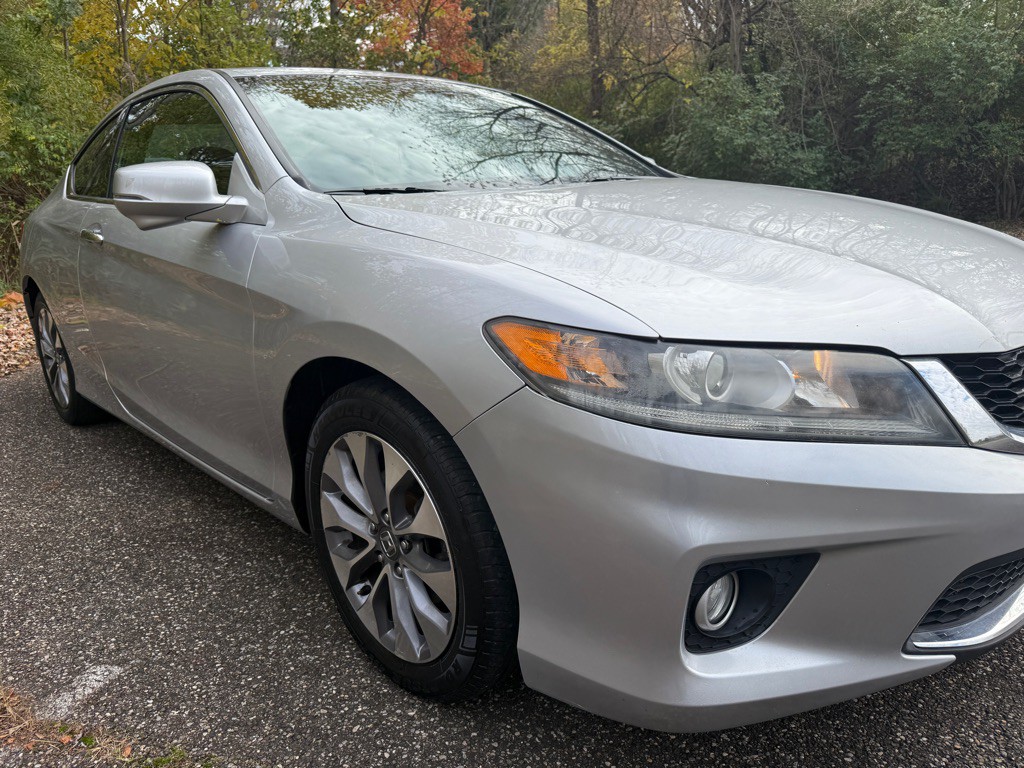 2015 Honda Accord Image 2