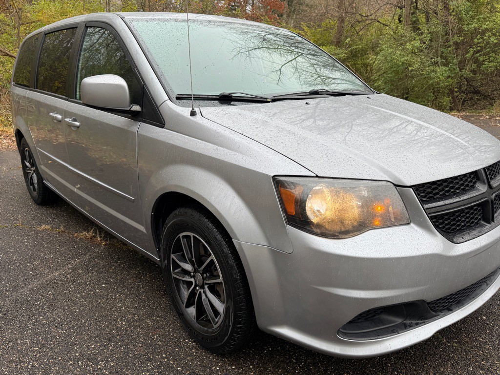 2014 Dodge Grand Caravan Image 2