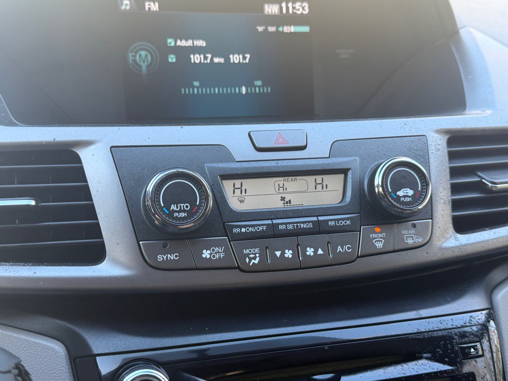 2016 Honda Odyssey Image 20