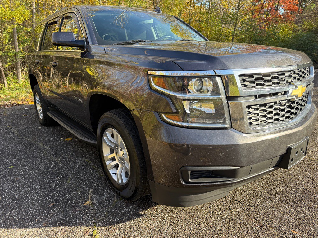 2017 Chevrolet Tahoe Image 2