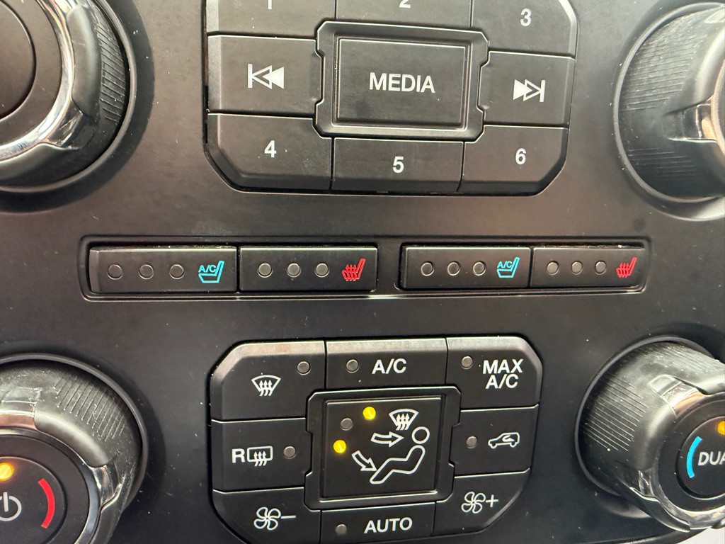 2017 Ford Expedition Image 24