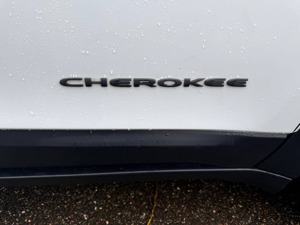 2020 Jeep Cherokee Image 16
