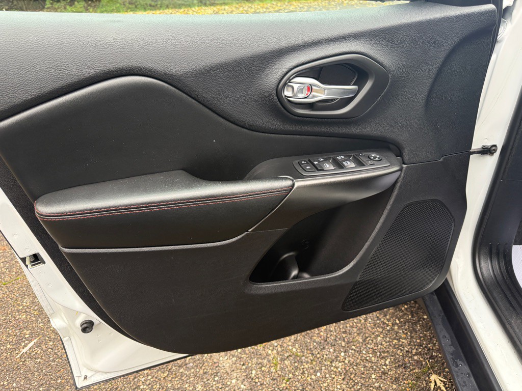 2020 Jeep Cherokee Image 20