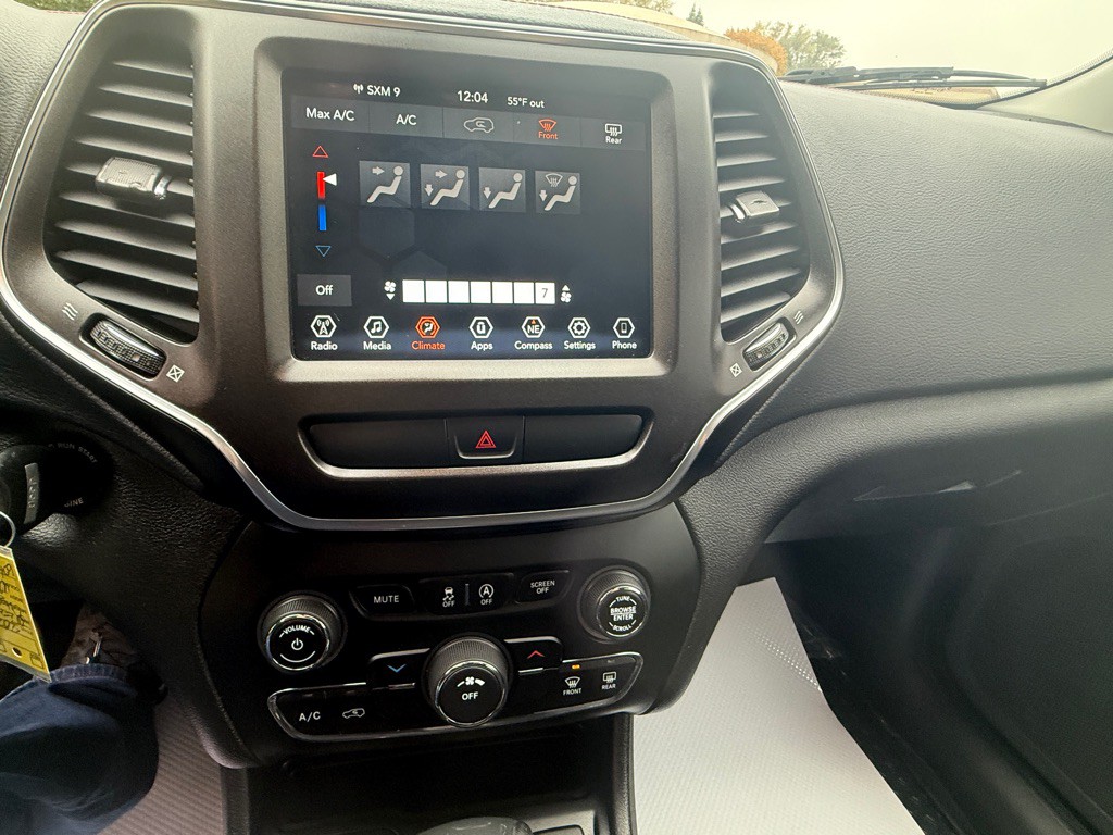 2020 Jeep Cherokee Image 25