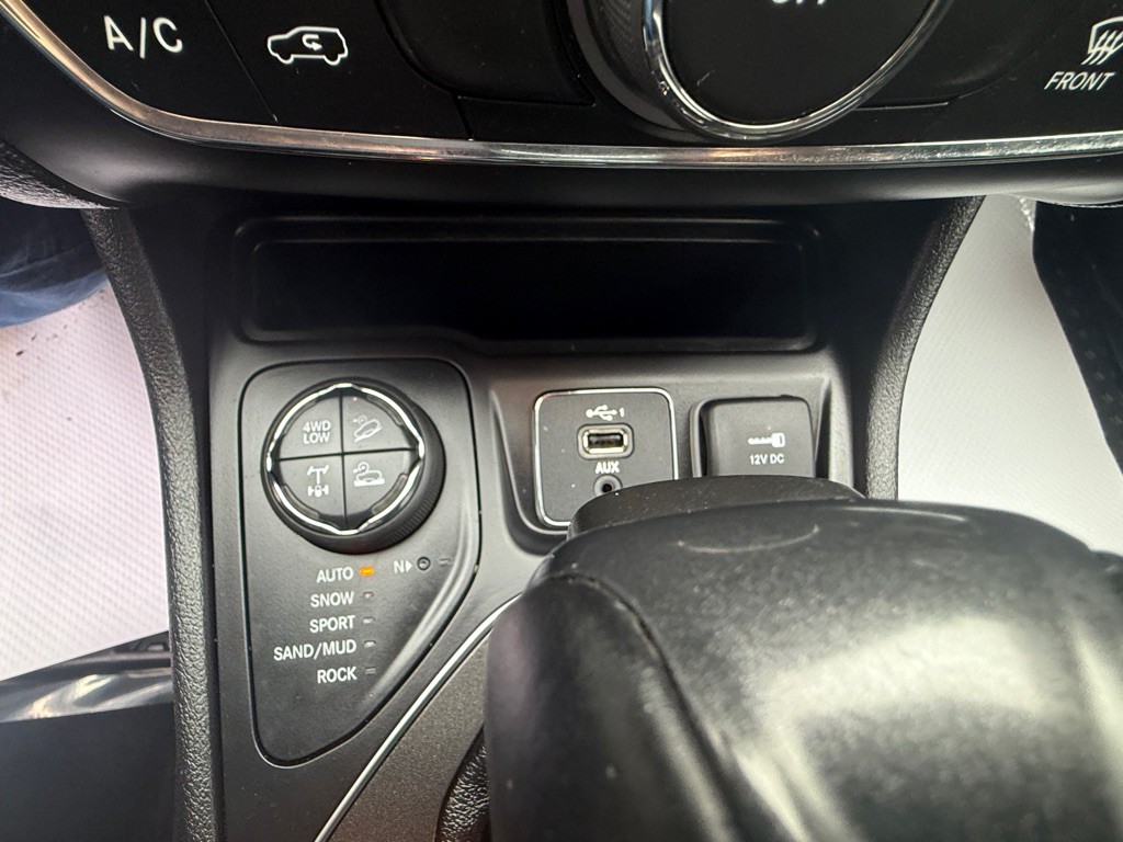 2020 Jeep Cherokee Image 27