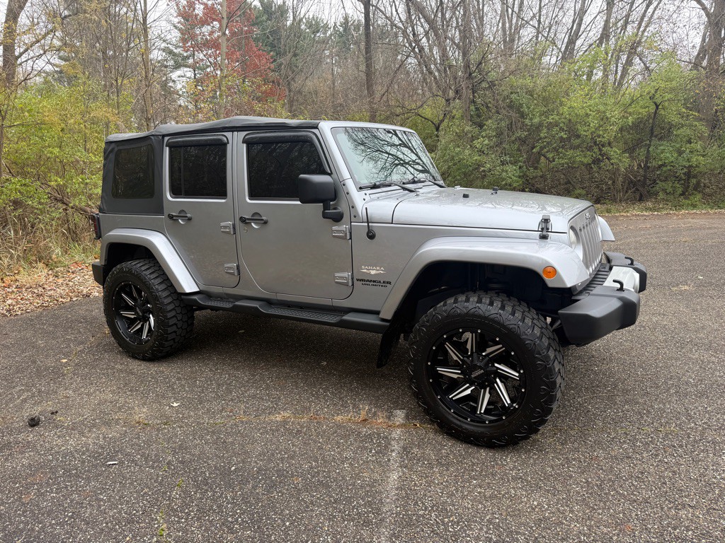 2013 Jeep Wrangler Unlimited Image 1