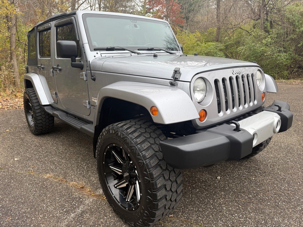 2013 Jeep Wrangler Unlimited Image 2